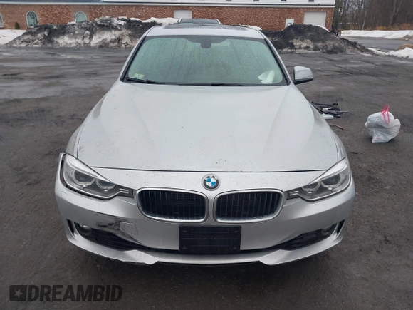 2013 BMW 3 Series 328i xDrive with VIN WBA3B5C58DF594087, listed as a IAAI auction lot 41710362 with 185,994 mi miles. Bid and sale history available at carsss.com. Image 13.