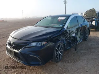 2022 Toyota Camry SE with VIN 4T1G11AK8NU660011, listed as a IAAI auction lot 41562164 with Not Provided miles. Bid and sale history available at carsss.com. Image 2.