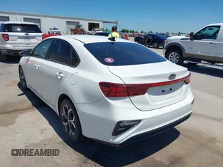 2020 Kia Forte LXS z VIN 3KPF24AD4LE248213, wystawiony jako IAAI lot #42290261 z przebiegiem 21 722 mil mil oraz . Historia ofert i sprzedaży dostępna na DreamBid. Obrazek 3.