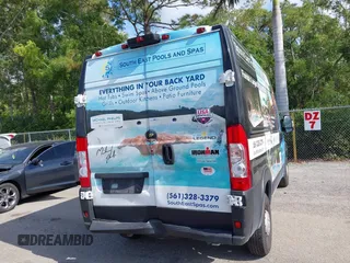 2022 Ram ProMaster Cargo z VIN 3C6LRVBG2NE119197, wystawiony jako IAAI lot #42045262 z przebiegiem 72 484 mil mil oraz . Historia ofert i sprzedaży dostępna na DreamBid. Obrazek 6.