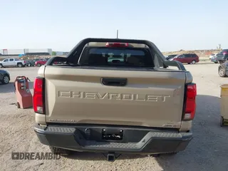 2024 Chevrolet Colorado 4WD ZR2 z VIN 1GCPTFEK4R1145701, wystawiony jako IAAI lot #42262513 z przebiegiem 8 666 mil mil oraz . Historia ofert i sprzedaży dostępna na DreamBid. Obrazek 16.