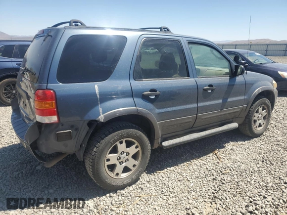 2005 Ford Escape XLT with VIN 1FMCU93105KA43061, listed as a Copart auction lot 62324555 with 121,517 mi miles and Salvage title. Bid and sale history available at DreamBid. Image 3.