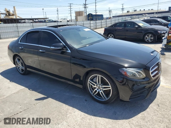 2020 Mercedes-Benz E 350 z VIN W1KZF8DB9LA809419, wystawiony jako Copart lot #57158485 z przebiegiem 61 201 mil mil oraz Szkoda całkowita • Salvage title. Historia ofert i sprzedaży dostępna na DreamBid. Obrazek 4.