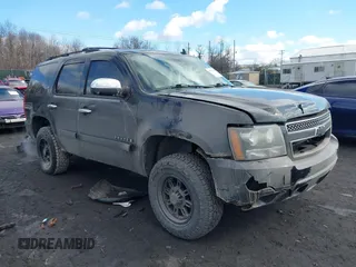 2008 Chevrolet Tahoe LTZ z VIN 1GNFK13038J228822, wystawiony jako IAAI lot #41642664 z przebiegiem 181 721 mil mil oraz . Historia ofert i sprzedaży dostępna na DreamBid. Obrazek 1.