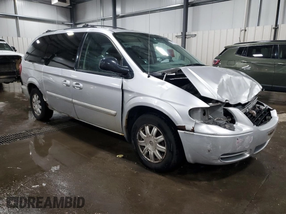 2006 Chrysler Town & Country LWB Touring with VIN 2A4GP54L46R714332, listed as a Copart auction lot 88923465 with 196,429 mi miles and Salvage Title. Bid and sale history available at carsss.com. Image 4.