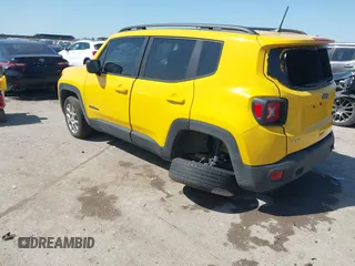 2023 Jeep Renegade Latitude with VIN ZACNJDB11PPP62206, listed as a IAAI auction lot 41998934 with 9,577 mi miles and . Bid and sale history available at carsss.com. Image 3.