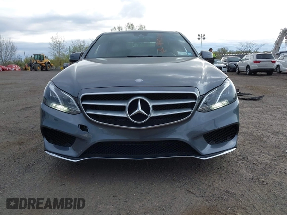 2016 Mercedes-Benz E-Class E 350 Luxury with VIN WDDHF8JB2GB237075, listed as a IAAI auction lot 42047087 with 66,298 mi miles. Bid and sale history available at carsss.com. Image 12.