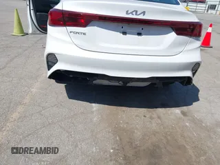 2024 Kia Forte LX z VIN 3KPF24AD6RE786274, wystawiony jako IAAI lot #42108741 z przebiegiem 5 923 mil mil oraz . Historia ofert i sprzedaży dostępna na DreamBid. Obrazek 18.