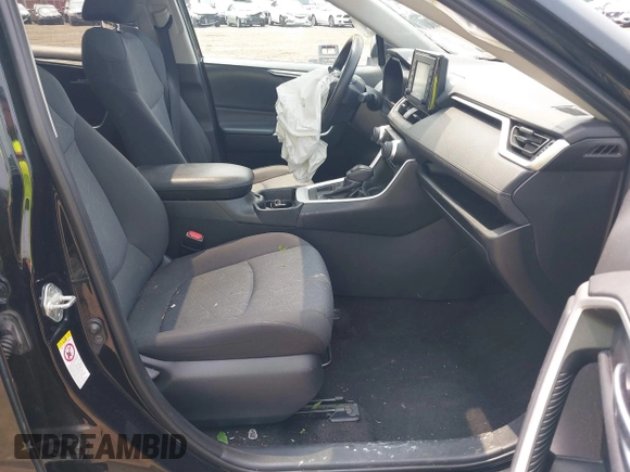 2019 Toyota RAV4 XLE z VIN 2T3P1RFV4KW033276, wystawiony jako IAAI lot #42476344 z przebiegiem 73 247 mil mil oraz . Historia ofert i sprzedaży dostępna na DreamBid. Obrazek 5.