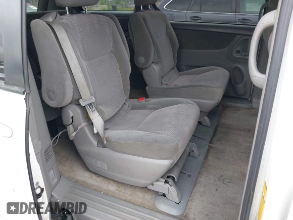2006 Toyota Sienna CE z VIN 5TDZA23C36S430004, wystawiony jako IAAI lot #42271484 z przebiegiem 205 169 mil mil oraz . Historia ofert i sprzedaży dostępna na DreamBid. Obrazek 8.