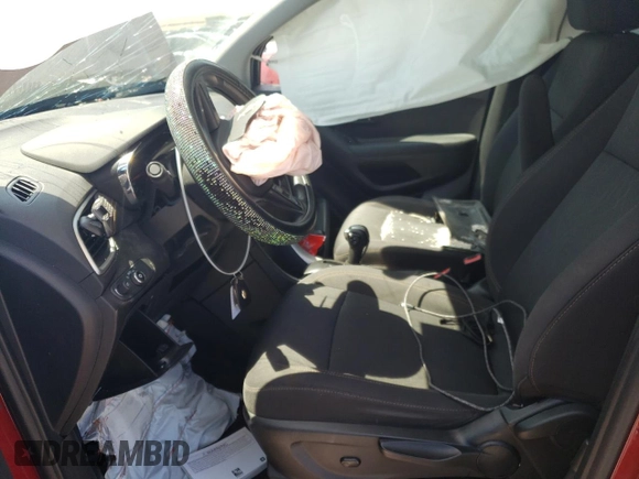 2020 Chevrolet Trax LT z VIN 3GNCJLSB5LL200039, wystawiony jako Copart lot #53728835 z przebiegiem Nie podano mil oraz Szkody całkowita. Historia ofert i sprzedaży dostępna na DreamBid. Obrazek 7.