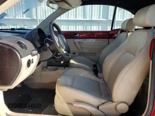 2008 Volkswagen Beetle SE with VIN 3VWRF31Y28M416018, listed as a Copart auction lot 88209925 with 90,529 mi miles and Salvage title. Bid and sale history available at DreamBid. Image 7.