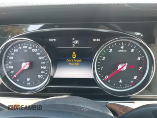 2017 Mercedes-Benz E 300 Luxury с VIN WDDZF4KB3HA058028, выставлен на аукционе IAAI как лот 42604102 с пробегом 70 078 миль миль и . История ставок и продаж доступна на DreamBid. Изображение 7.