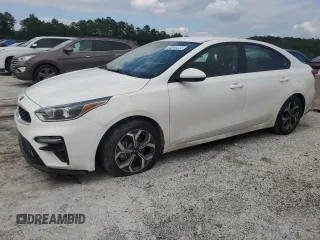 2021 Kia Forte LXS z VIN 3KPF24AD7ME312374, wystawiony jako Copart lot #59405995 z przebiegiem 111 897 mil mil oraz Czysty tytuł • Clean title. Historia ofert i sprzedaży dostępna na DreamBid. Obrazek 1.