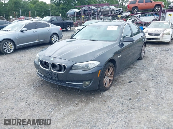 2012 BMW 5 Series 528i z VIN WBAXG5C55CDW92474, wystawiony jako IAAI lot #42468737 z przebiegiem 172 586 mil mil oraz . Historia ofert i sprzedaży dostępna na DreamBid. Obrazek 2.