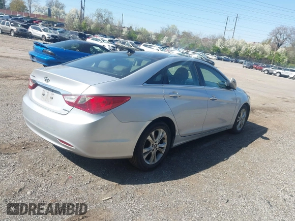 2012 Hyundai Sonata Limited z VIN 5NPEC4AC2CH469899, wystawiony jako IAAI lot #42008219 z przebiegiem 167 679 mil mil oraz . Historia ofert i sprzedaży dostępna na DreamBid. Obrazek 4.