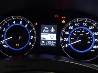 2017 Infiniti QX70 z VIN JN8CS1MU3HM143799, wystawiony jako IAAI lot #41554527 z przebiegiem 70 453 mil mil oraz . Historia ofert i sprzedaży dostępna na DreamBid. Obrazek 15.