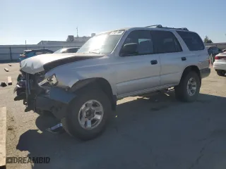 1998 Toyota 4Runner with VIN JT3GM84R6W0029784, listed as a Copart auction lot 87057104 with 304,283 mi miles and Salvage Title. Bid and sale history available at carsss.com. Image 1.