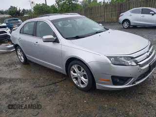 2012 Ford Fusion SE z VIN 3FAHP0HA1CR221807, wystawiony jako IAAI lot #42319849 z przebiegiem 182 951 mil mil oraz . Historia ofert i sprzedaży dostępna na DreamBid. Obrazek 1.