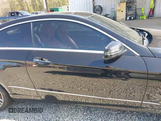 2014 Mercedes-Benz E 350 z VIN WDDKJ5KBXEF248011, wystawiony jako IAAI lot #41566643 z przebiegiem 120 108 mil mil oraz . Historia ofert i sprzedaży dostępna na DreamBid. Obrazek 13.