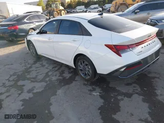 2024 Hyundai Elantra SEL with VIN KMHLM4DGXRU716972, listed as a IAAI auction lot 40711348 with 26,579 mi miles. Bid and sale history available at carsss.com. Image 3.
