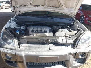 2006 Hyundai Tucson GLS with VIN KM8JN12D16U332117, listed as a IAAI auction lot 41831236 with 160,557 mi miles. Bid and sale history available at carsss.com. Image 10.