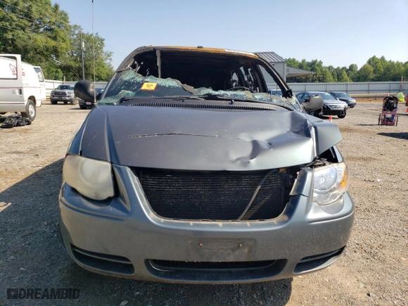 2006 Chrysler Town & Country LWB LX with VIN 2A4GP44R46R888531, listed as a Copart auction lot 61796114 with 0 mi miles and Non Repairable. Bid and sale history available at carsss.com. Image 5.