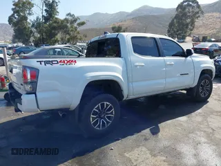 2020 Toyota Tacoma SR5 с VIN 3TMCZ5AN9LM341778, выставлен на аукционе IAAI как лот 42268274 с пробегом 64 767 миль миль и . История ставок и продаж доступна на DreamBid. Изображение 4.