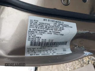 2004 Ford Crown Victoria LX с VIN 2FAFP74W74X114961, выставлен на аукционе IAAI как лот 42347867 с пробегом 170 867 миль миль и . История ставок и продаж доступна на DreamBid. Изображение 9.