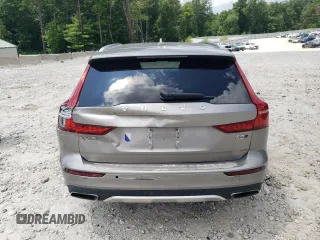 2020 Volvo V60 z VIN YV4102WK8L1036653, wystawiony jako Copart lot #61437033 z przebiegiem 35 446 mil mil oraz . Historia ofert i sprzedaży dostępna na DreamBid. Obrazek 6.