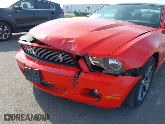 2011 Ford Mustang V6 z VIN 1ZVBP8AM3B5101427, wystawiony jako IAAI lot #42213912 z przebiegiem 146 591 mil mil oraz . Historia ofert i sprzedaży dostępna na DreamBid. Obrazek 6.