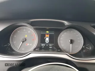2016 Audi S4 Premium Plus z VIN WAUBGAFL8GA008585, wystawiony jako Copart lot #46498735 z przebiegiem 95 676 mil mil oraz Szkody całkowita. Historia ofert i sprzedaży dostępna na DreamBid. Obrazek 9.