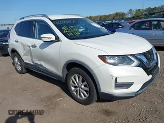 2020 Nissan Rogue S z VIN JN8AT2MV7LW118470, wystawiony jako IAAI lot #42079817 z przebiegiem 44 222 mil mil oraz . Historia ofert i sprzedaży dostępna na DreamBid. Obrazek 1.