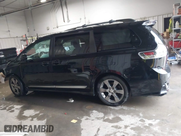 2011 Toyota Sienna SE with VIN 5TDXK3DCXBS067929, listed as a IAAI auction lot 41552044 with 203,697 mi miles. Bid and sale history available at carsss.com. Image 15.