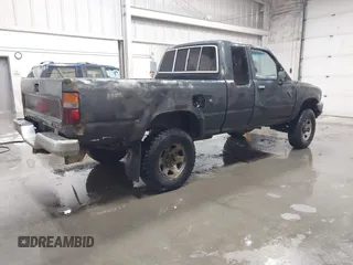 1991 Toyota Pickup с VIN JT4RN13P0M6028973, выставлен на аукционе IAAI как лот 41851906 с пробегом 197 566 миль миль и . История ставок и продаж доступна на DreamBid. Изображение 4.