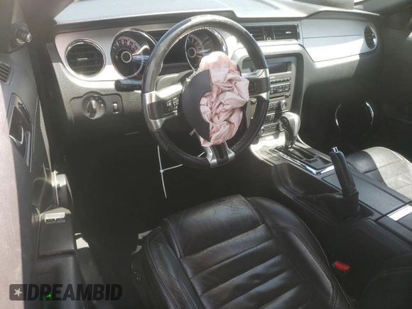 2013 Ford Mustang V6 with VIN 1ZVBP8AM1D5265875, listed as a Copart auction lot 60679005 with 102,380 mi miles and Salvage title. Bid and sale history available at DreamBid. Image 8.