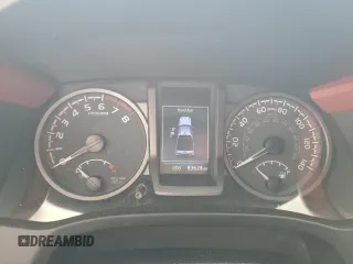2020 Toyota Tacoma SR5 z VIN 3TMCZ5AN7LM308097, wystawiony jako Copart lot #48548315 z przebiegiem 83 628 mil mil oraz Szkoda całkowita • Salvage title. Historia ofert i sprzedaży dostępna na DreamBid. Obrazek 9.