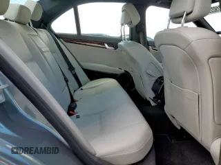 2012 Mercedes-Benz C 250 Sport z VIN WDDGF4HBXCA604105, wystawiony jako Copart lot #62192295 z przebiegiem 132 871 mil mil oraz Szkoda całkowita • Salvage title. Historia ofert i sprzedaży dostępna na DreamBid. Obrazek 10.