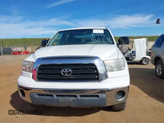 2008 Toyota Tundra z VIN 5TFDV54128X076597, wystawiony jako IAAI lot #41602163 z przebiegiem Nie podano mil oraz . Historia ofert i sprzedaży dostępna na DreamBid. Obrazek 6.