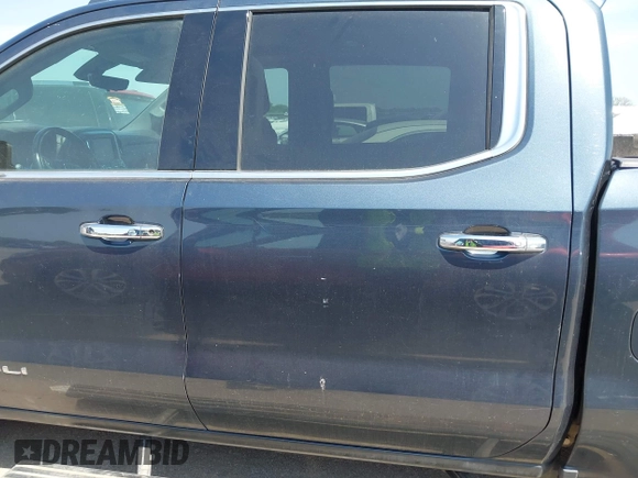 2019 GMC Sierra 1500 Denali z VIN 1GTU9FEL5KZ387012, wystawiony jako IAAI lot #42002743 z przebiegiem 124 718 mil mil oraz . Historia ofert i sprzedaży dostępna na DreamBid. Obrazek 14.