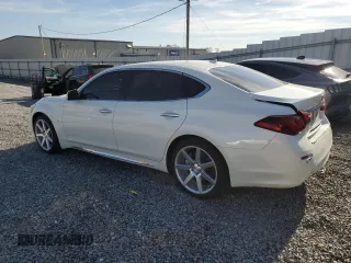 2016 Infiniti Q70 z VIN JN1BY1PP3GM631356, wystawiony jako Copart lot #49337675 z przebiegiem 105 540 mil mil oraz Szkoda całkowita • Salvage title. Historia ofert i sprzedaży dostępna na DreamBid. Obrazek 2.