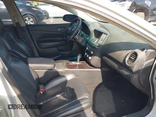 2014 Nissan Maxima S z VIN 1N4AA5AP6EC910967, wystawiony jako IAAI lot #42124722 z przebiegiem 111 986 mil mil oraz . Historia ofert i sprzedaży dostępna na DreamBid. Obrazek 5.