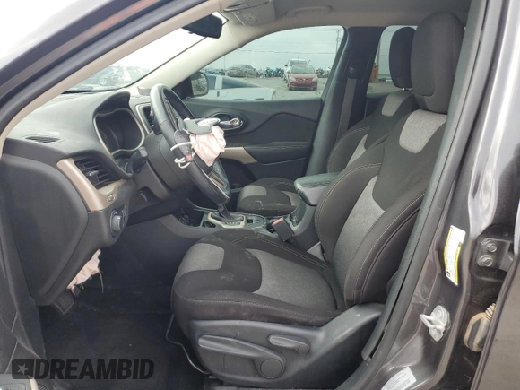 2017 Jeep Cherokee Sport z VIN 1C4PJLABXHW578368, wystawiony jako Copart lot #57166745 z przebiegiem Nie podano mil oraz Szkoda całkowita • Salvage title. Historia ofert i sprzedaży dostępna na DreamBid. Obrazek 7.