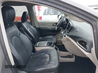 2021 Chrysler Pacifica Touring L with VIN 2C4RC1BG0MR543634, listed as a IAAI auction lot 41513467 with 148,010 mi miles and . Bid and sale history available at DreamBid. Image 5.