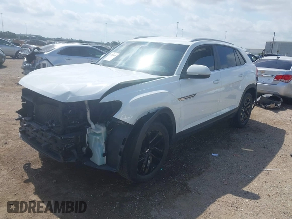2022 Volkswagen Atlas SE with VIN 1V2WE2CA1NC217119, listed as a IAAI auction lot 42251488 with 45,034 mi miles and . Bid and sale history available at DreamBid. Image 2.