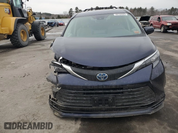 2024 Toyota Sienna LE with VIN 5TDKSKFC9RS113116, listed as a Copart auction lot 88709905 with 23,282 mi miles and Salvage Title. Bid and sale history available at carsss.com. Image 5.