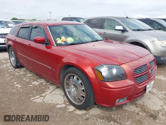 2005 Dodge Magnum SE with VIN 2D4FV48V35H677391, listed as a IAAI auction lot 42109681 with 115,939 mi miles. Bid and sale history available at carsss.com. Image 1.