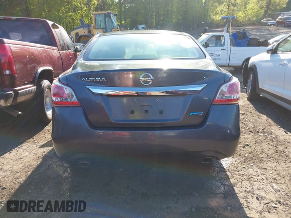 2013 Nissan Altima SV with VIN 1N4AL3AP6DC199929, listed as a IAAI auction lot 42019830 with 187,392 mi miles and . Bid and sale history available at carsss.com. Image 16.