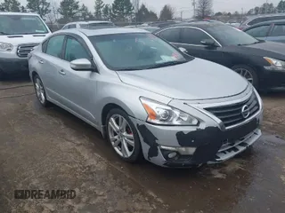 2015 Nissan Altima SL with VIN 1N4BL3AP7FC454420, listed as a IAAI auction lot 41666384 with 211,747 mi miles and . Bid and sale history available at carsss.com. Image 1.