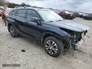 2021 Toyota Highlander XLE with VIN 5TDHZRAHXMS523935, listed as a Copart auction lot 47992635 with 50,094 mi miles and Clean Title. Bid and sale history available at carsss.com. Image 4.